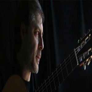 داوید فیکو در تهران گیتار کلاسیک می‌نوازد